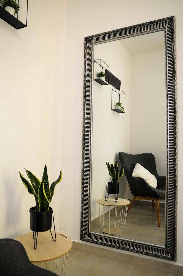 Apartman Gulliver In The Center, 10 Meters From The Sea With Private Parking In Natural Shade Rabac Buitenkant foto