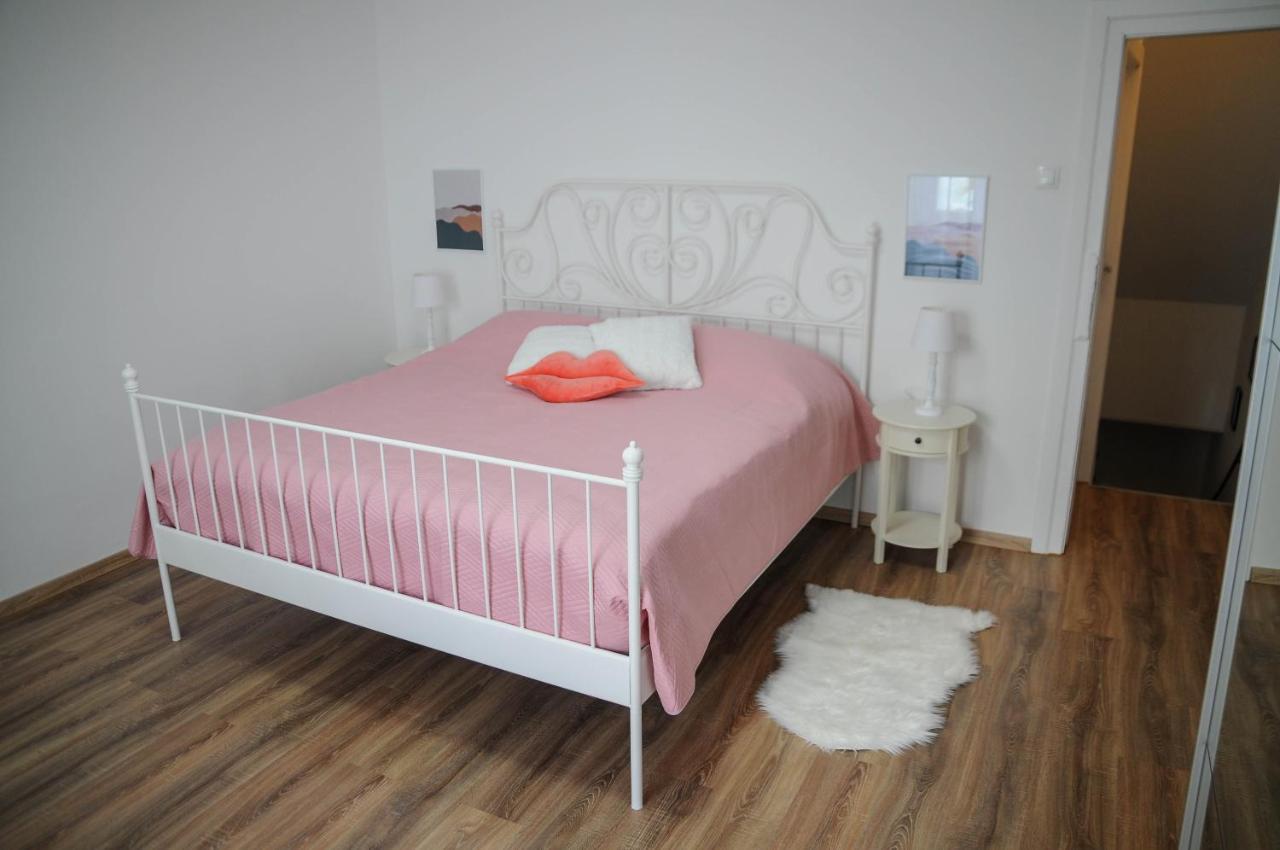 Apartman Gulliver In The Center, 10 Meters From The Sea With Private Parking In Natural Shade Rabac Buitenkant foto